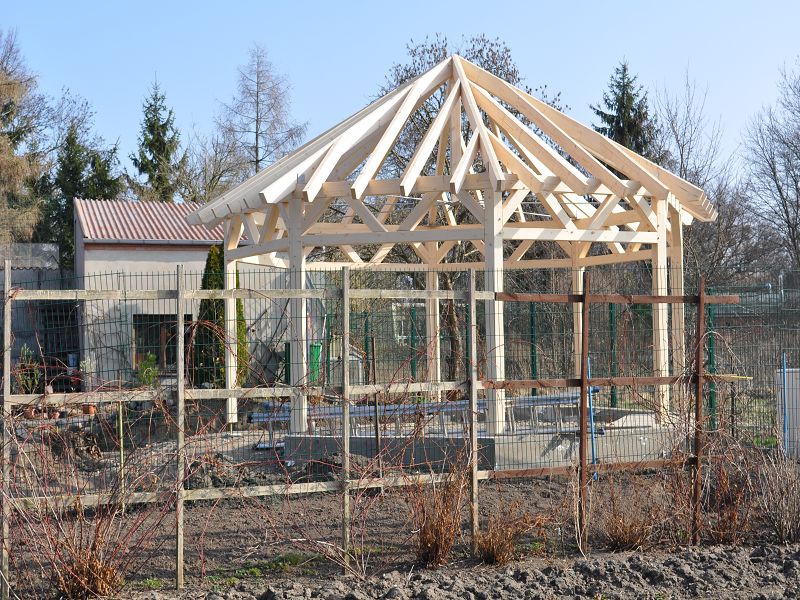 Dachstuhl für ein Pavillion in Letschin